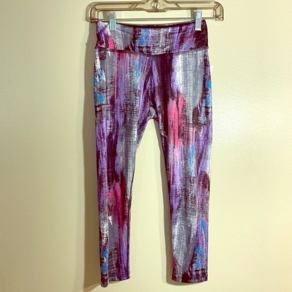 Women’s Beyond Yoga Capri Multi-Colored Leggings